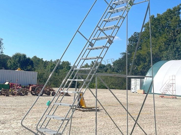 13'-rolling-steel-utility-stairs-image-3