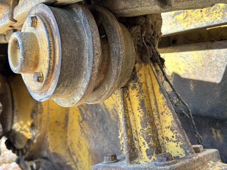 caterpillar-d4h-image-37