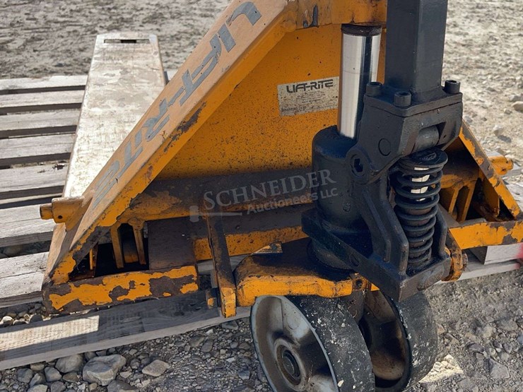 lift-rite-5,000-lb.-pallet-jack-image-5