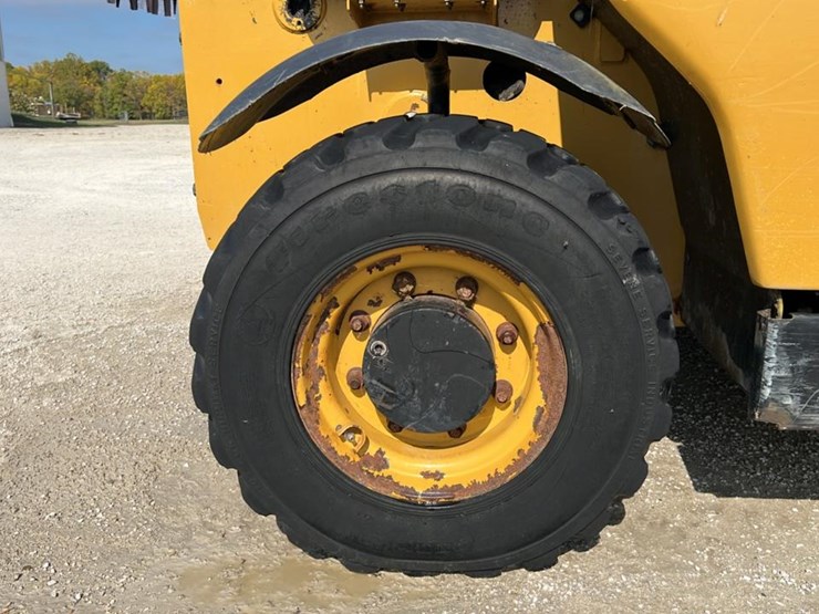 #102-•-2015-cat-th225c-telehandler-image-31