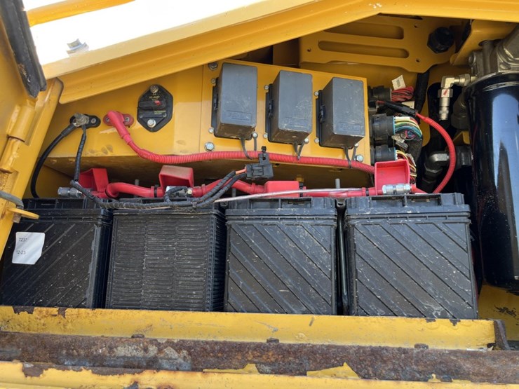 john-deere-1050-image-42