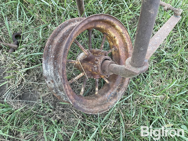 john-deere-100-image-5