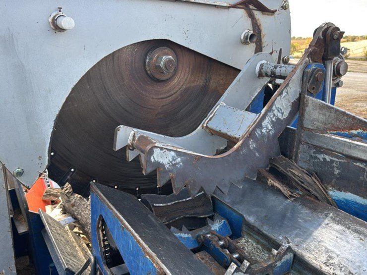 2016-caterpillar-c2.2-image-17