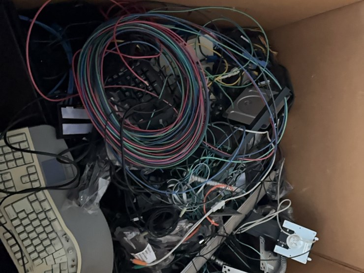 lot#--pallet-of-assorted-electronics-image-2