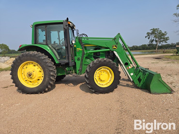 2007-john-deere-7330-premium-image-4