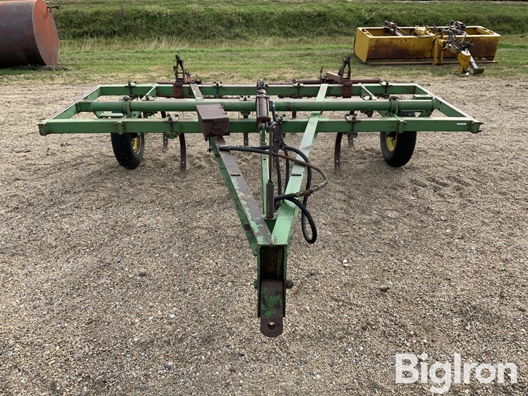 john-deere-100-image-2