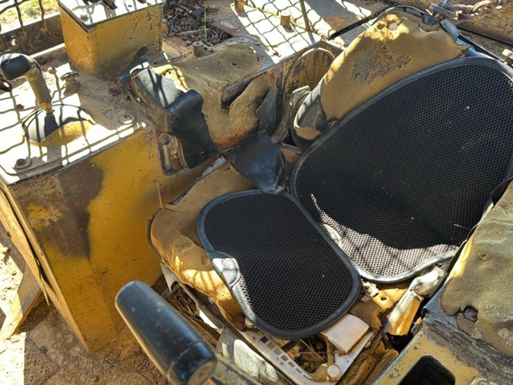 1989-caterpillar-d4h-image-6