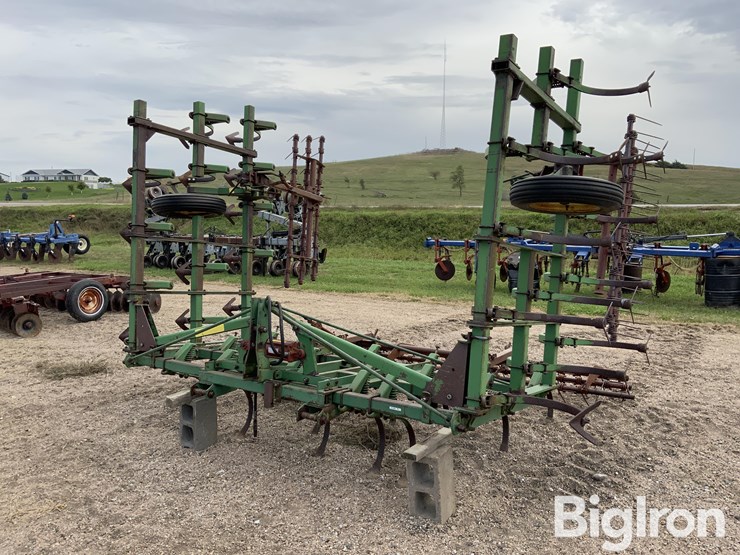 john-deere-1100-image-1