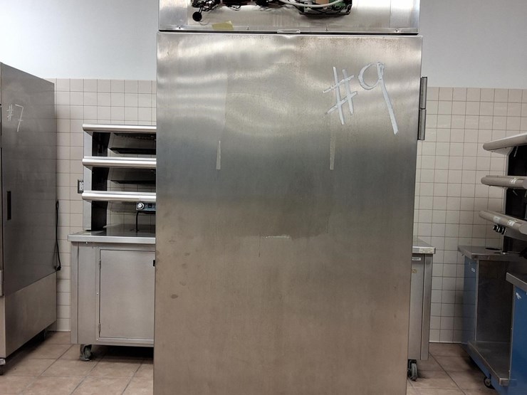 2005-delfield-refrigerator-commercial-image-1