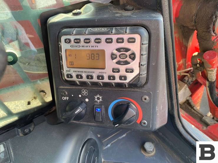 2021-takeuchi-tl12-image-37