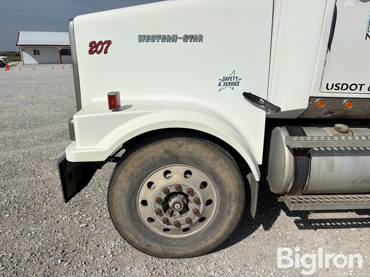 2007-western-star-4900fa-image-18