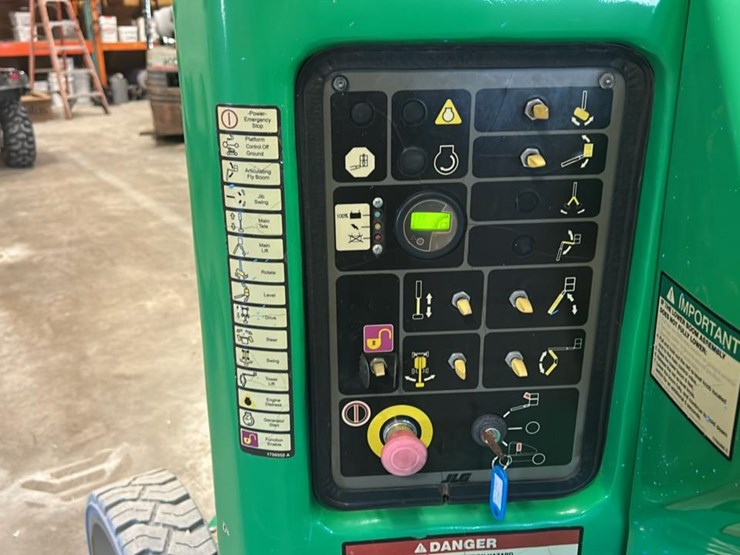 2017-jlg-e400a-image-13