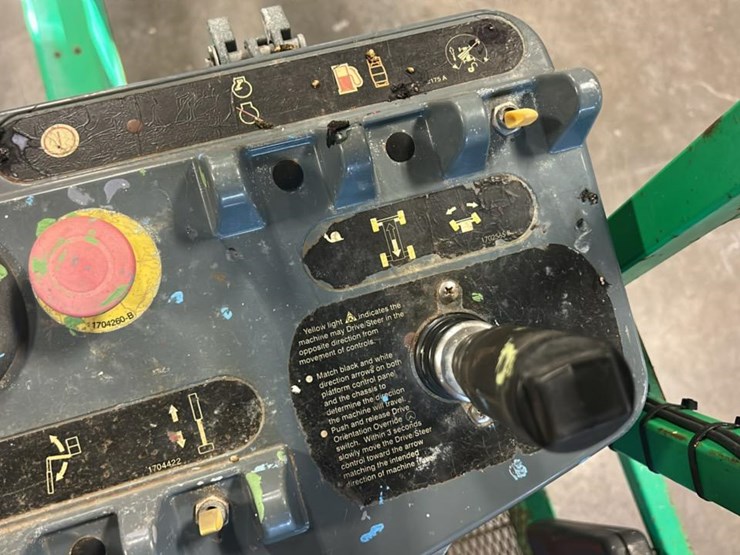 2017-jlg-e400a-image-25