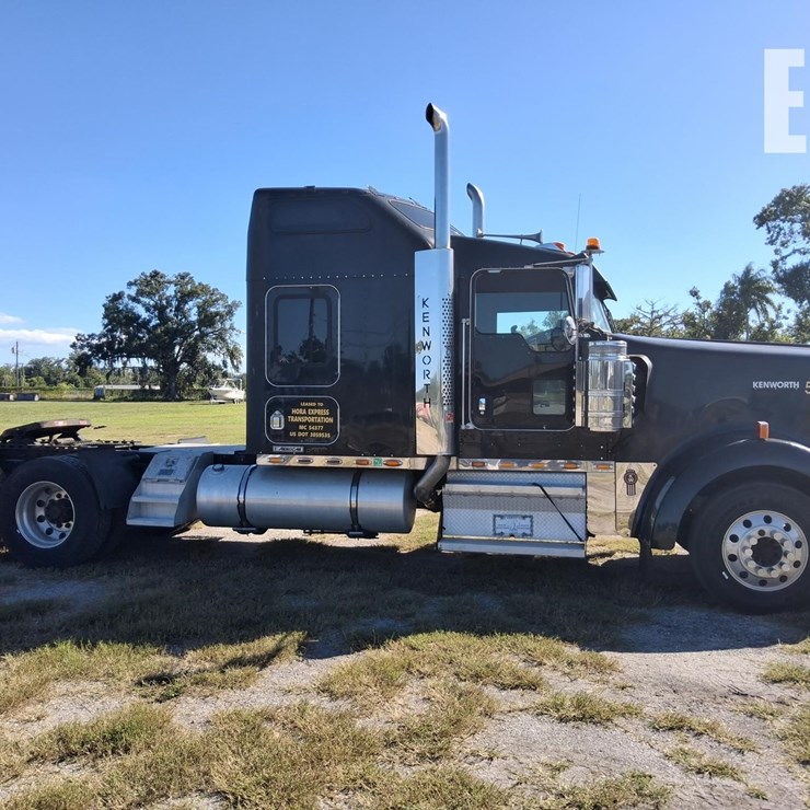 2005 KENWORTH W900