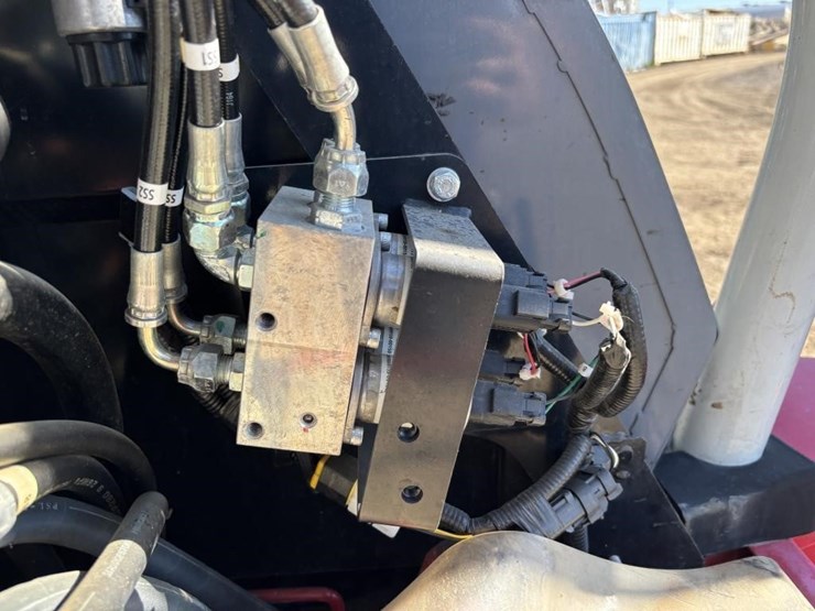 2022-takeuchi-tb240-image-43