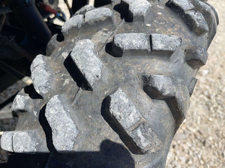 2016-john-deere-gator-image-13