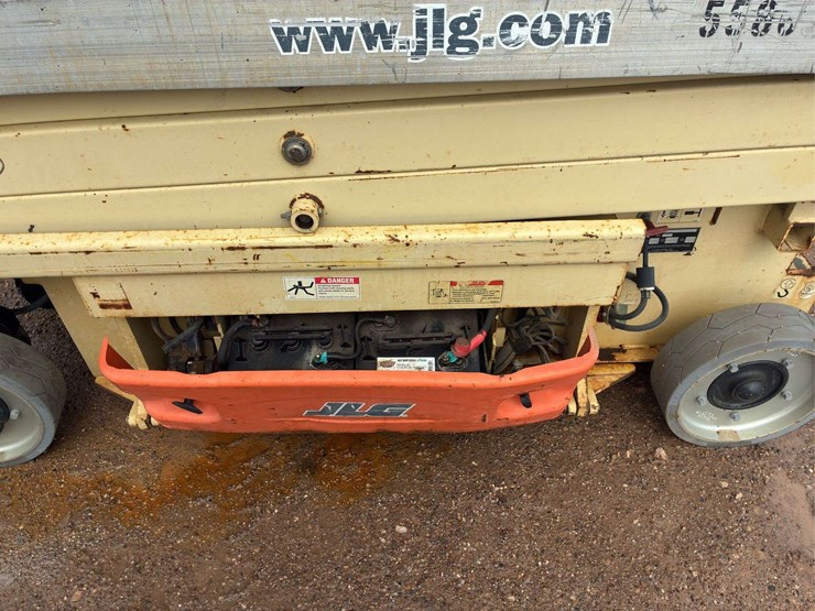 2005-jlg-2030es-image-10