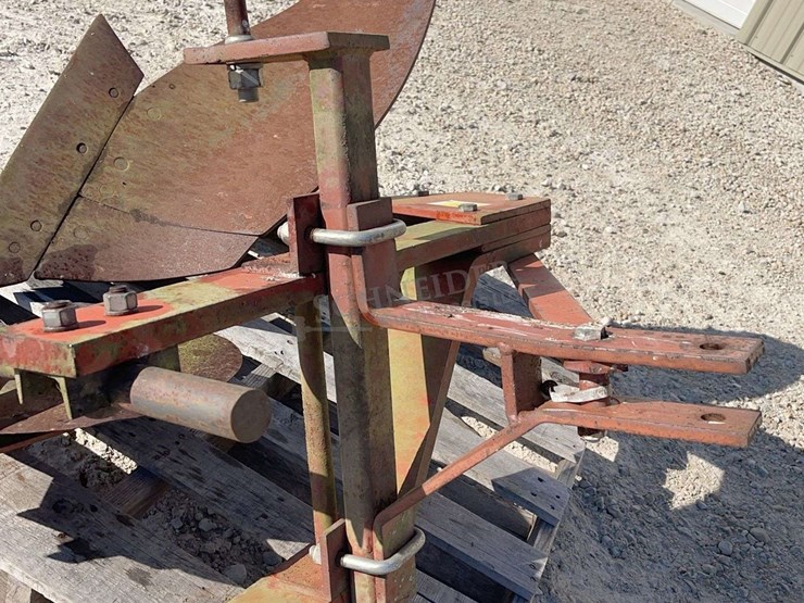 1-bottom-3-pt.-plow-w/-coulter,-from-the-estate-of-dr.-ken-buchmann-image-5