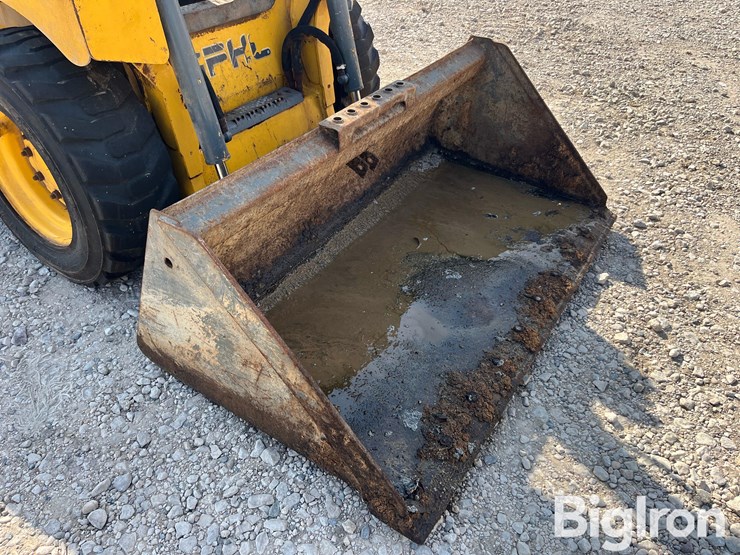 2014-gehl-r135-image-13