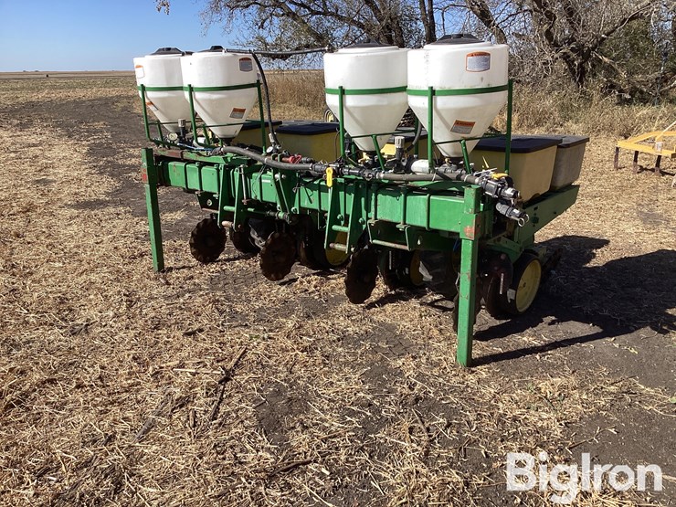 john-deere-7000-image-1