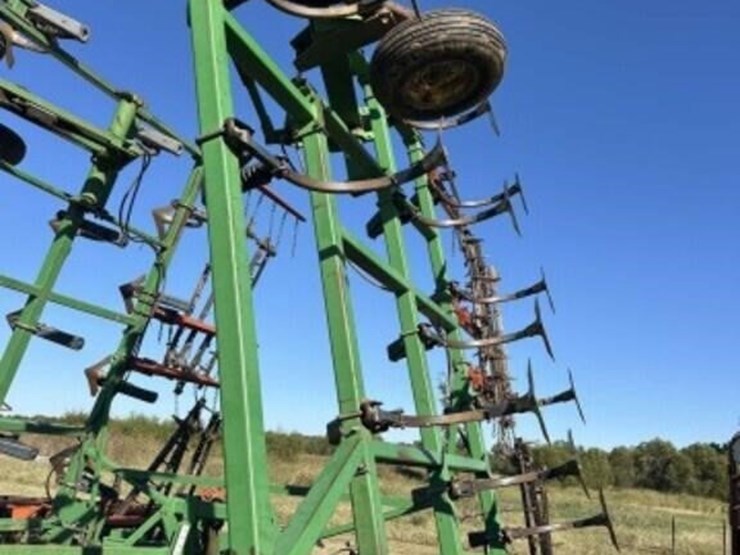 john-deere-680-image-3