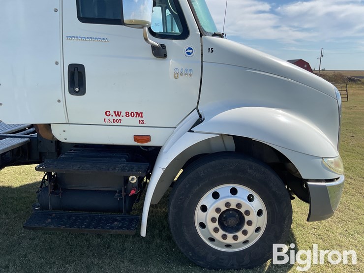 2005-international-8600-image-16