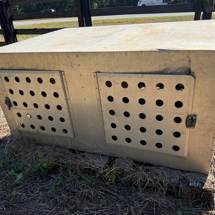 #54 • #1009 • Aluminum Dog Box