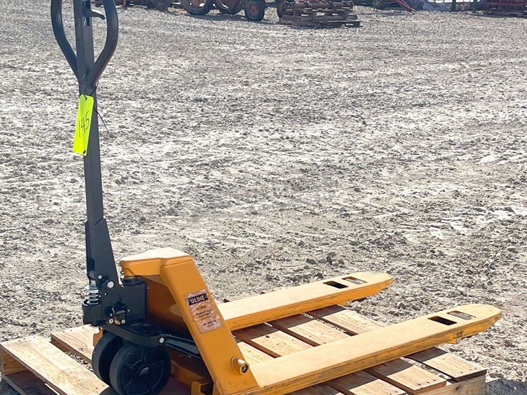 u-line-h-1043-5,500-lb.-pallet-jack-image-4