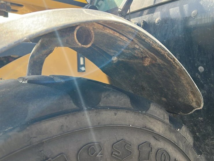 #102-•-2015-cat-th225c-telehandler-image-28