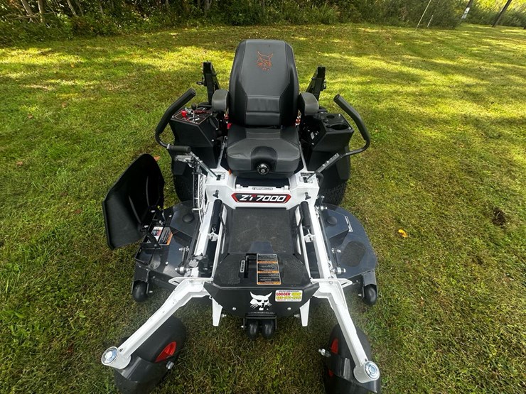 #144-•-2024-bobcat-zt7000-mower-image-8