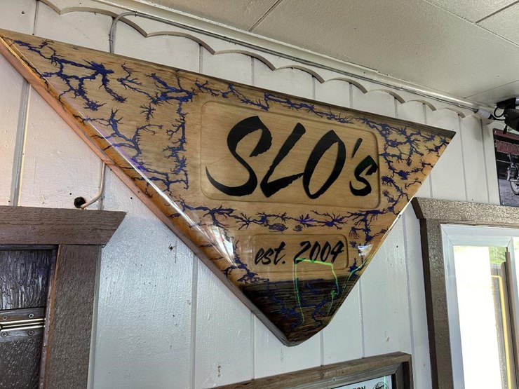 #100-•-waterfront-pub-with-4-bed/2-bath-apartment-image-41