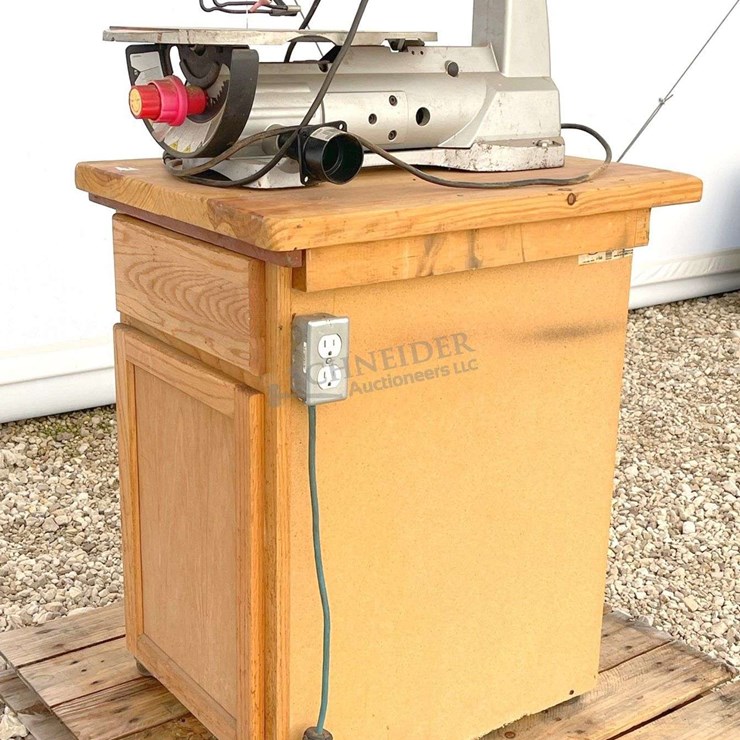 Craftsman 16" variable speed scroll saw on stand