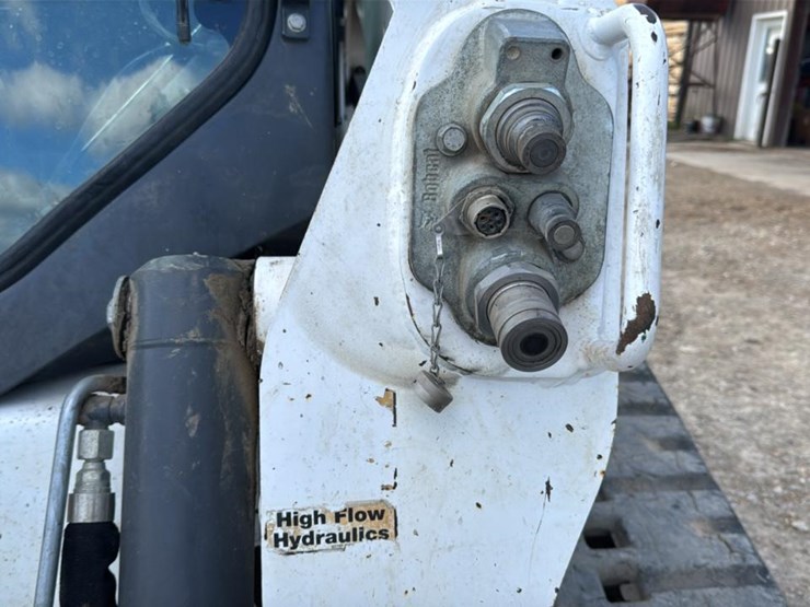 2020-bobcat-t870-image-20