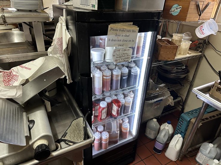 #100-•-waterfront-pub-with-4-bed/2-bath-apartment-image-71