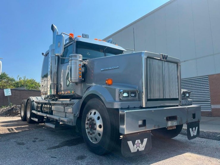 2018-western-star-4900-image-4