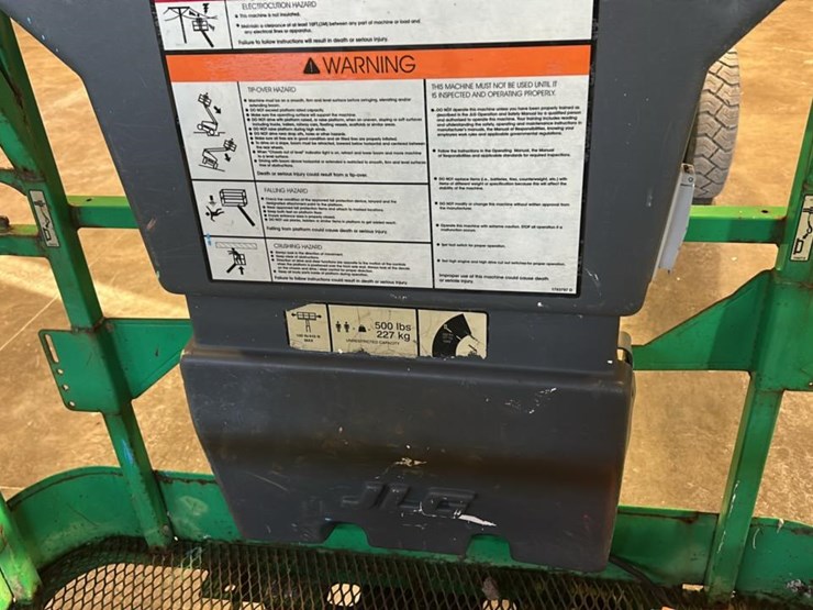 2017-jlg-e400a-image-27