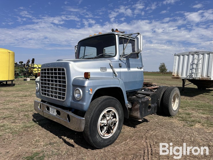 1981-ford-ln9000-image-1