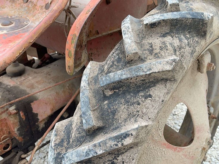 allis-chalmers-model-g-tractor-w/-implements-image-23