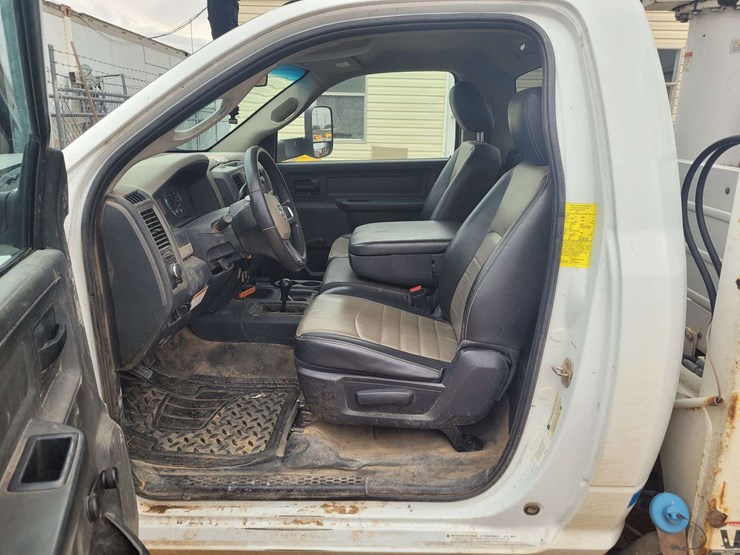 2011-ram-4500-slt-image-11