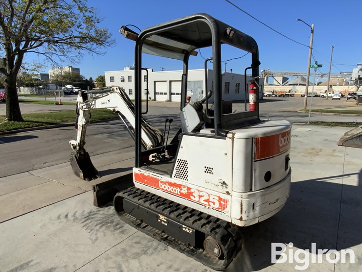 2000-bobcat-325-image-7