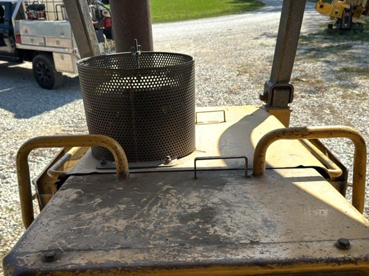 caterpillar-d4h-image-17