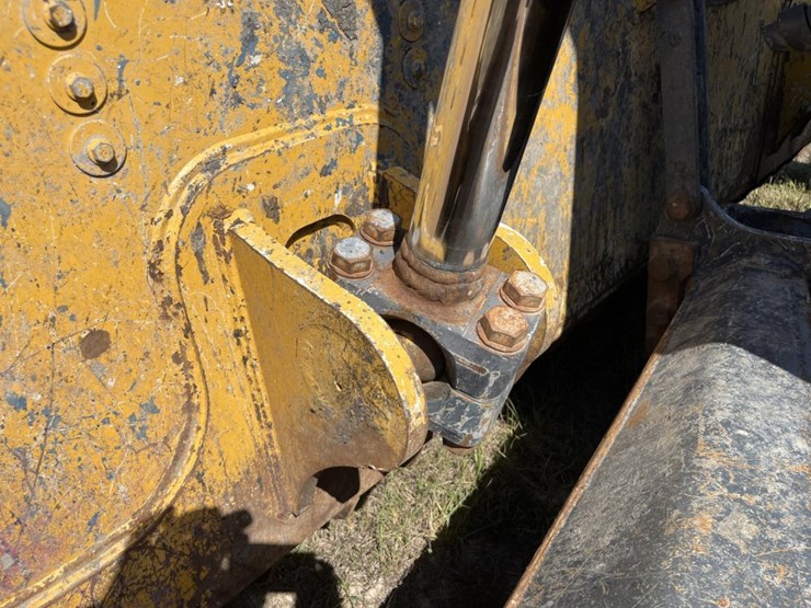 john-deere-1050-image-13