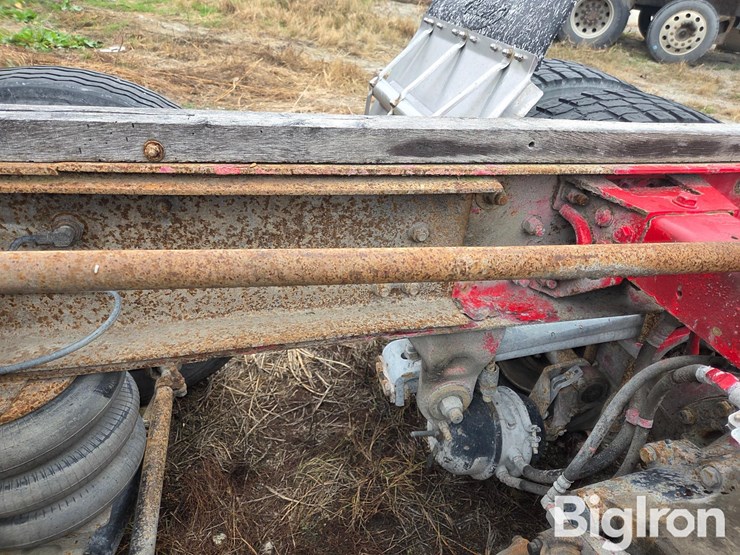 2001-peterbilt-379-image-17