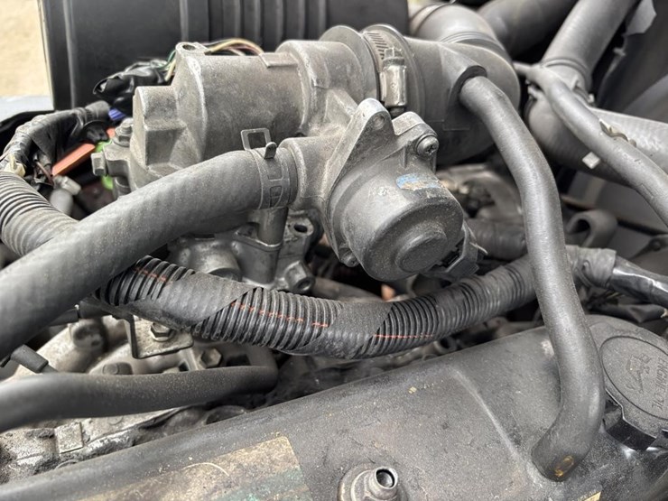 2011-toyota-8fgu30-image-32