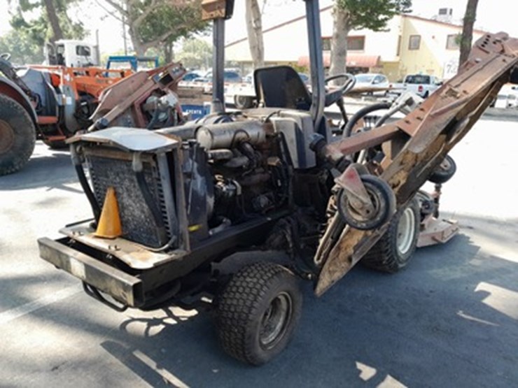 lot#--4wd-lawn-mower-image-4