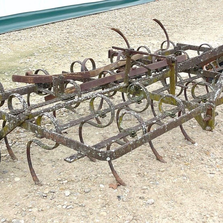 9' 3-point spring tooth cultivator