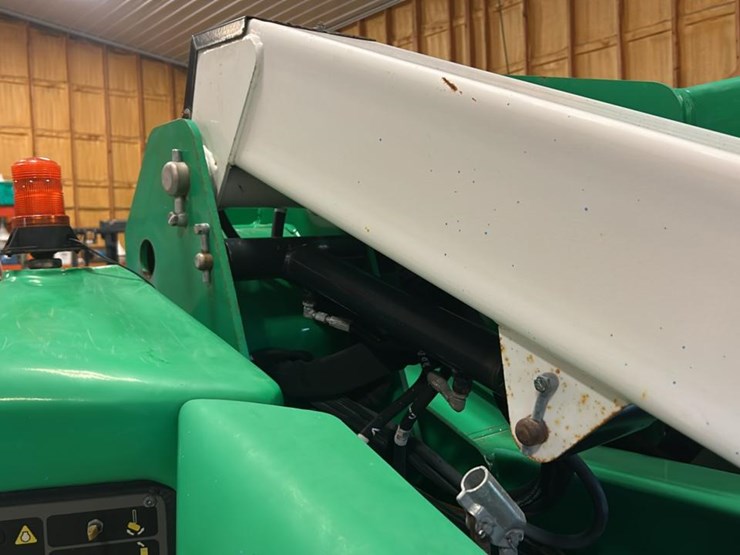 2017-jlg-e400a-image-14