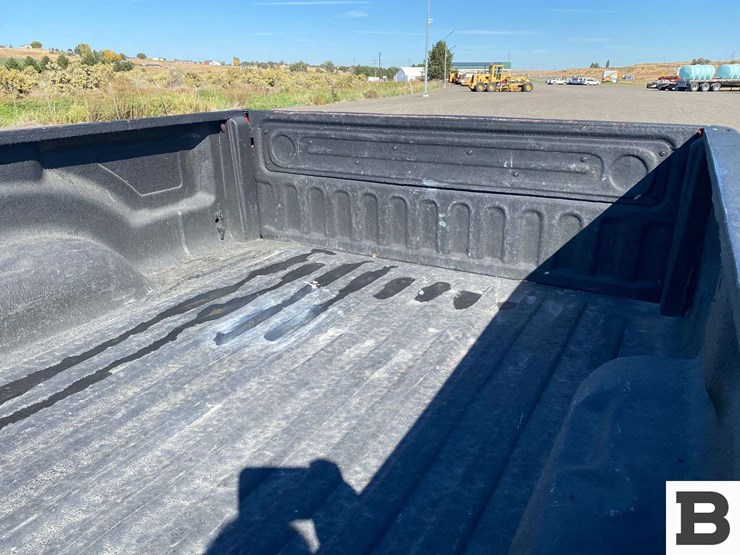 2004-dodge-ram-3500-image-18