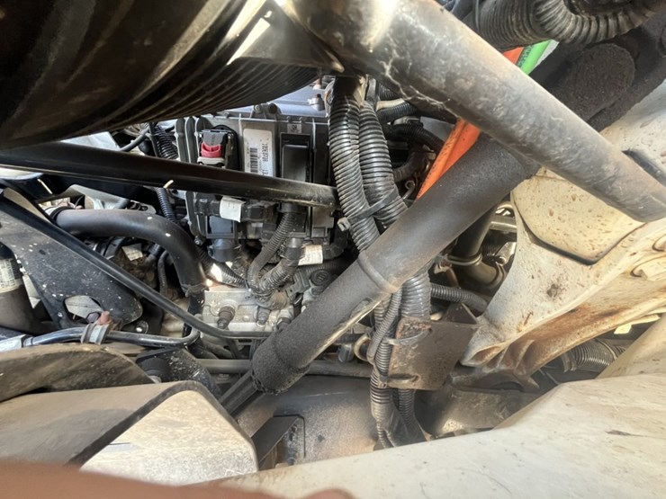 2011-international-7600-image-21