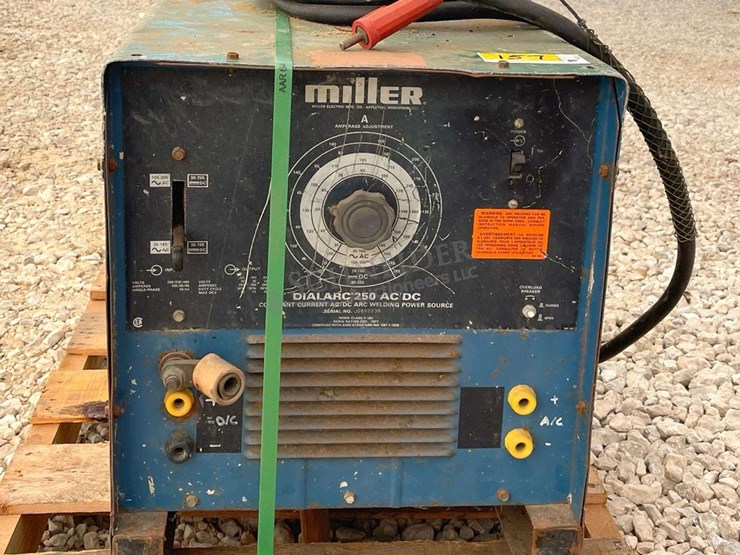 miller-dialarc-250-ac/dc-welder-image-3